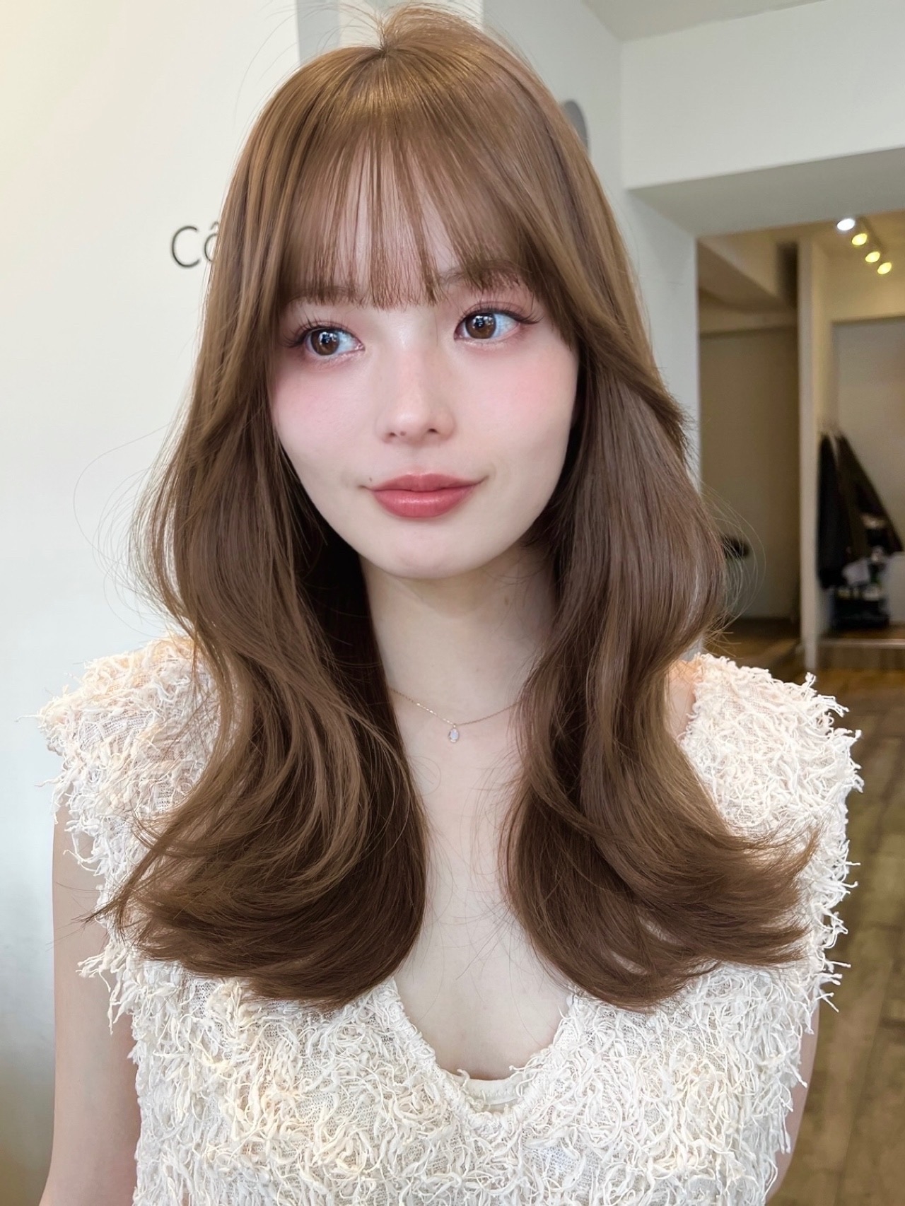 ベージュカラー×セミロング